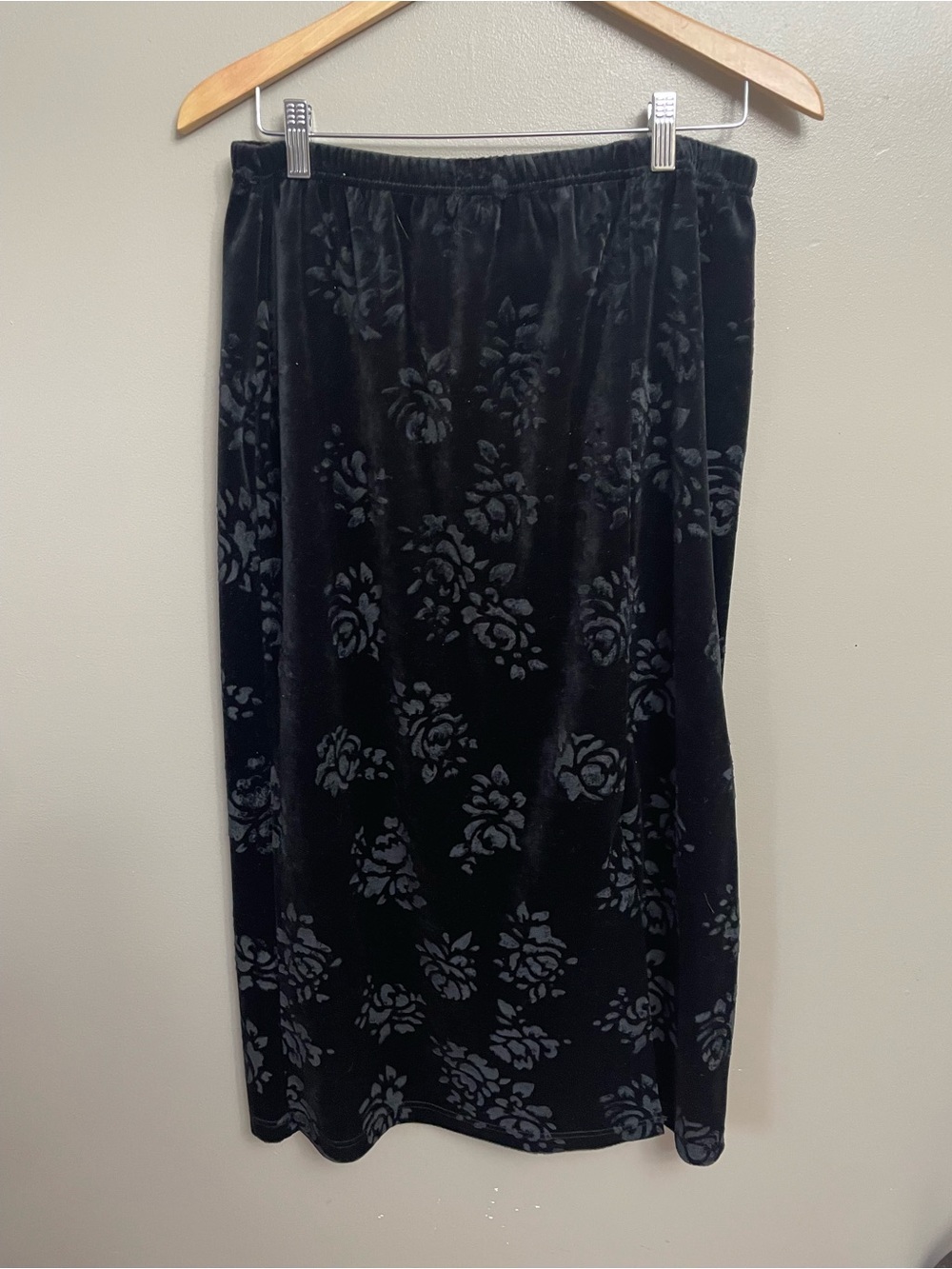 Bentley women’s Large Retro Gothic Romantic burnout Velvet Maxi Skirt floral